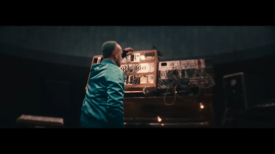 DJ — frame 1